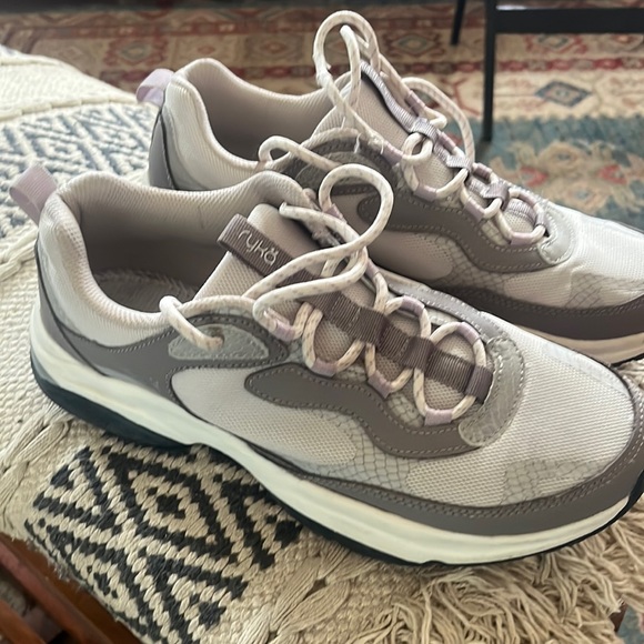 Ryka Shoes Barely Worn Ryka Athletic Shoes Poshmark